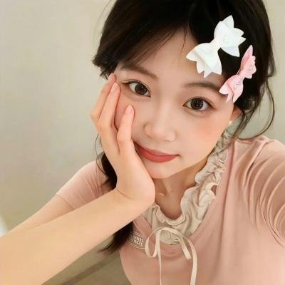 看她轻轻的飞起